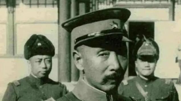 1933年张学良主动给蒋介石发电报请罪：热河丢了我引咎辞职！