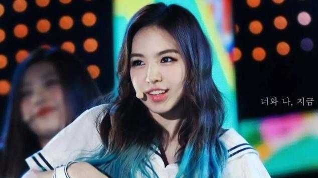 韩国知名女团成员撞脸金泰妍，网友：差点认不出来！