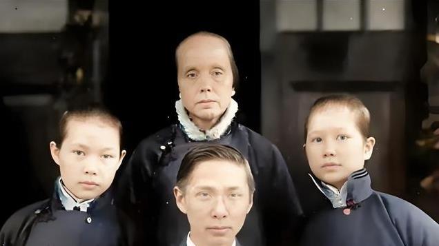 上色老照片：张之洞的姐夫；孙中山原配及子女；特朗普与神秘女子