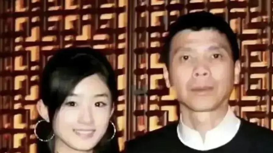 事实证明，65岁的冯小刚踢到铁板了，好像被电影圈抛弃