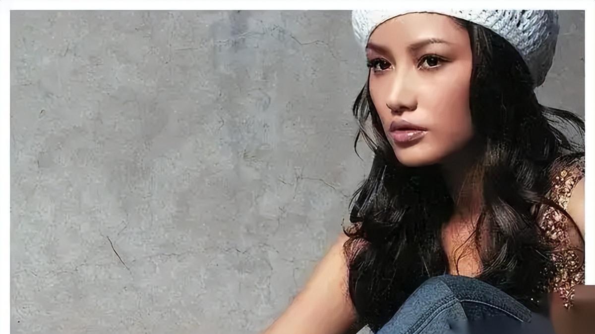 瞿颖这位曾经的中国第一名模，现在独自在泰国过着神仙般的日子