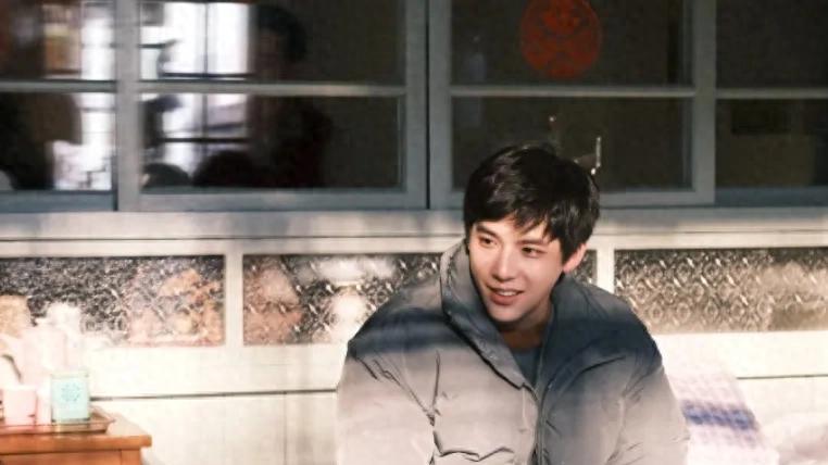 《小巷人家》相比偏心的庄父庄母和白眼狼吴姗姗，他更令人讨厌