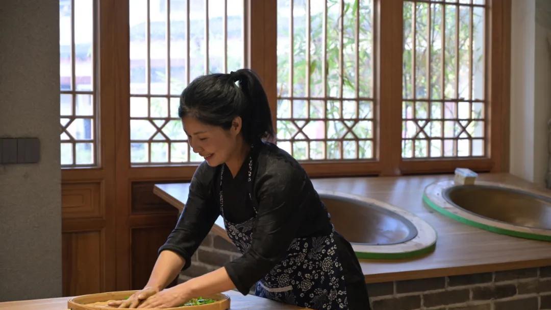“茶界女神”苏梦丽：扎根世界遗产三清山，做优“三清红”华章