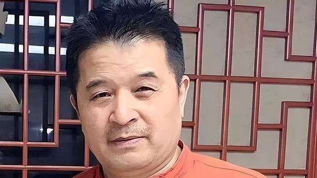 荧幕消失九年，毕福剑现状曝光，从事多项副业，早已衣食无忧