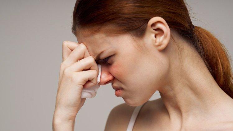 每个爱挖鼻孔的人，或早或迟要承受4个后果，劝你手下留情