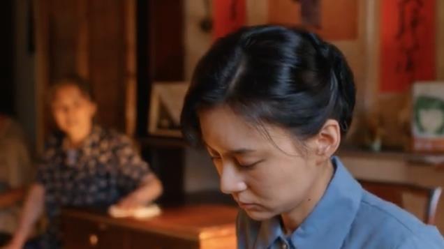 小巷人家：直到向鹏飞带女朋友回家，庄超英和黄玲给了400元红包