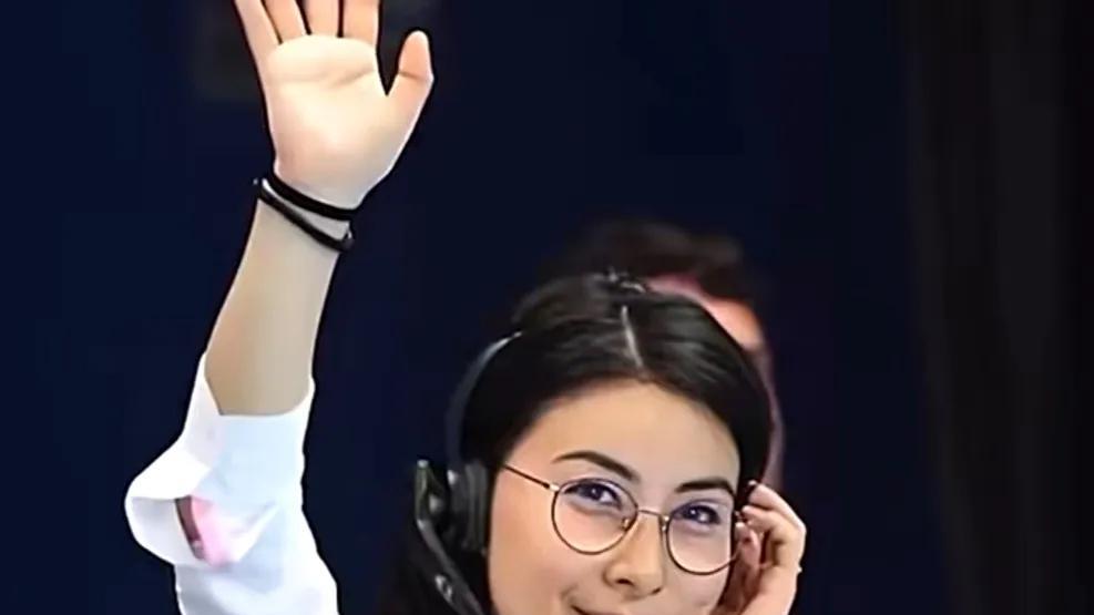 回顾奥运会难忘的瞬间，裁判席上的郭晶晶