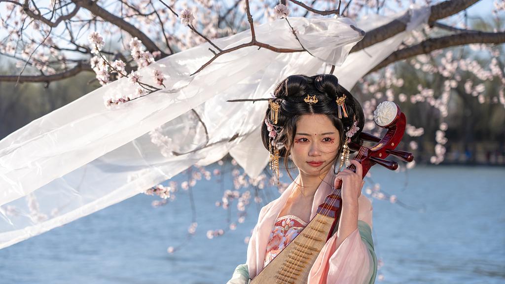 怪异天才东方朔，本想济世报国，却成了滑稽大师和放浪狂生