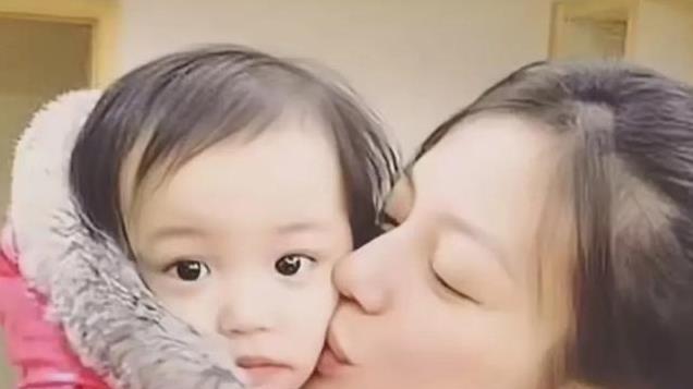 赵薇离婚！曝男方出轨女儿教师，抢走女儿抚养权，更多细节流出