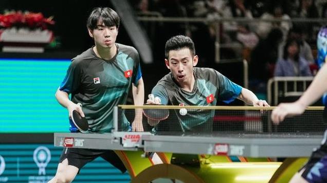 中国香港获得铜牌：8-2双杀罗马尼亚，与国乒一起登上领奖台