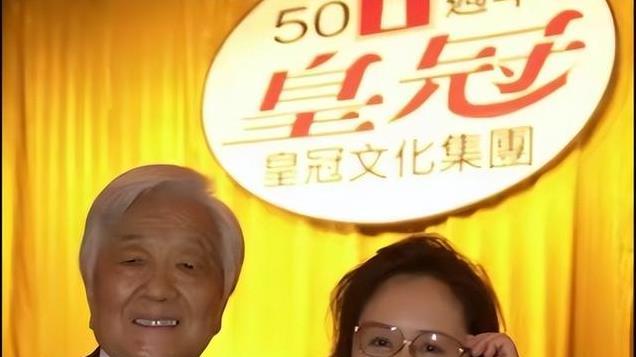 林心如参加琼瑶家祭仪式，陈建斌、蒋勤勤夫妇送挽联，遗产成难题
