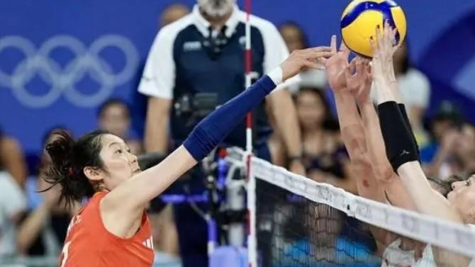 2比3，中国女排输土耳其遭淘汰，薛明怒斥裁判多次不公，输得真冤