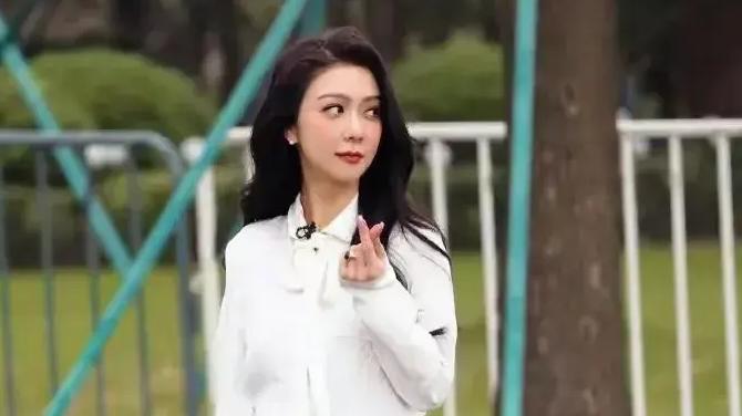 43岁的薛凯琪真是风韵犹存啊，男的是不是都喜欢这样的~
