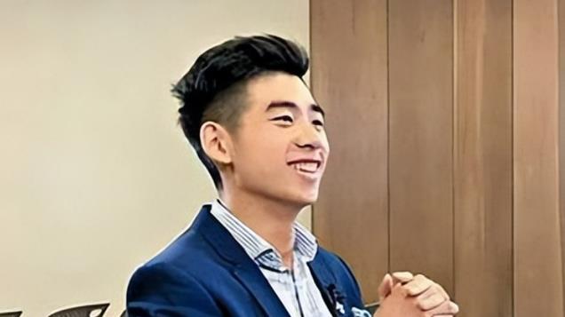 5年后，再看那个21岁就迎娶赌王千金的哈佛学霸，他如今怎样？