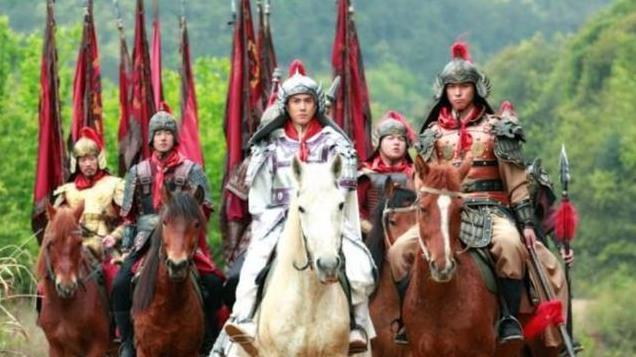 古代武将真能举几十斤的兵器打一天？出土文物，揭秘兵器真实重量