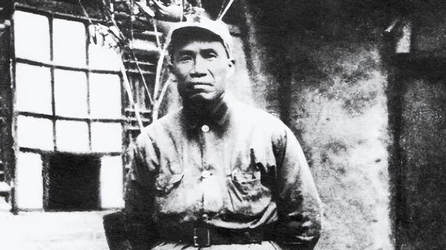 她是毛泽建的同学，开国元帅的“鸾凤小妹妹”，却隐姓埋名了一生