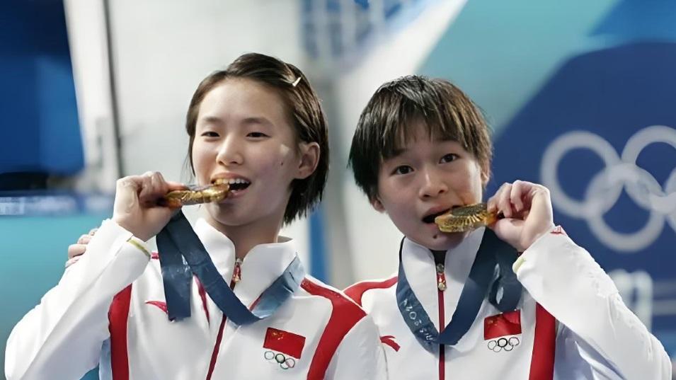 北京时间6日21时，全红婵与陈芋汐巅峰对决！广东姑娘和上海妹子谁能夺魁，拭目以待！