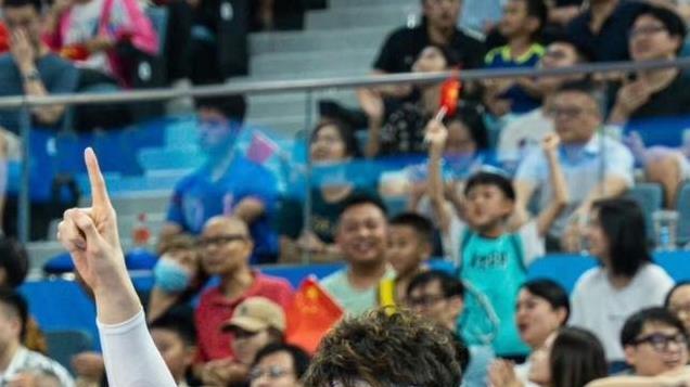 （体育）篮球——CBA常规赛：上海久事胜深圳马可波罗