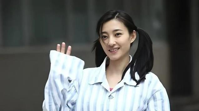 “素颜女神”王丽坤被爆嫁诈骗犯，她是如何把一手好牌打烂的？