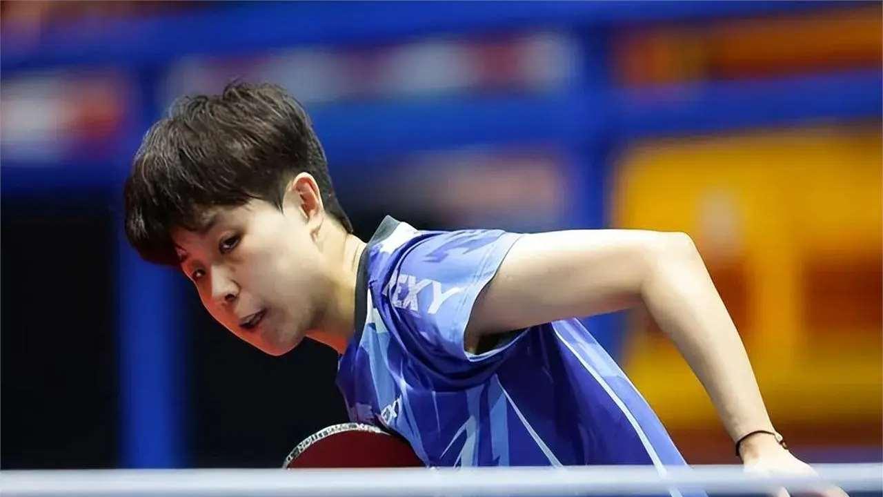 马斯喀特赛世界冠军出局，向鹏3-2险胜卡尔森，林诗栋3-2沙提安