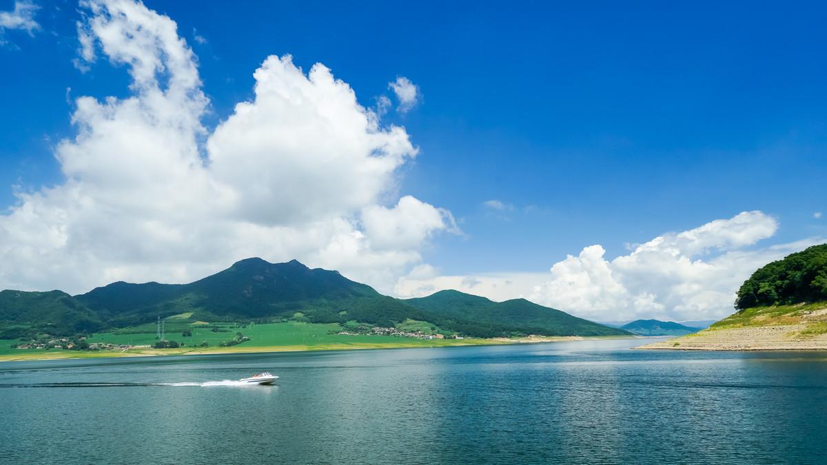 金山不匹大善心――观电视连续剧《山花烂漫时》（古风三首）