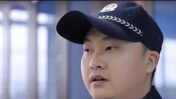 云南小伙13年入狱6次，狱警发觉不对劲，调取档案后潸然泪下