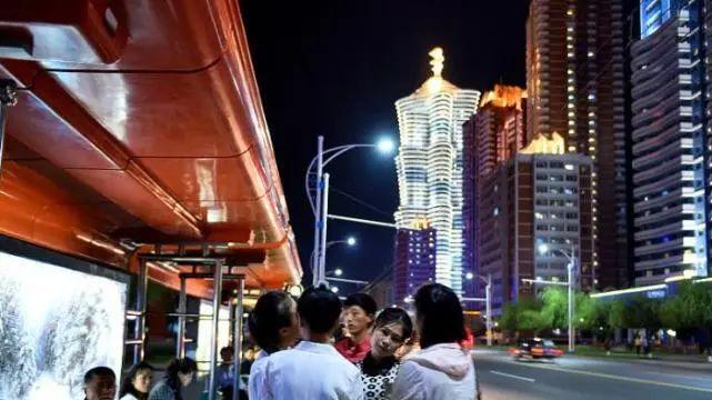 探秘朝鲜，在朝鲜的夜市能看到些什么？