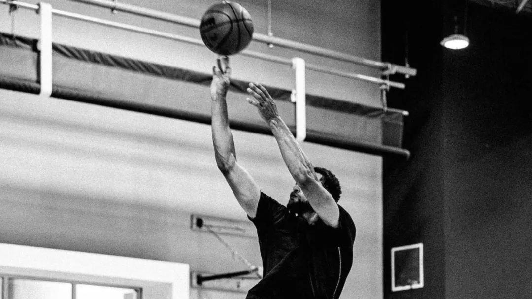 风评真的差啊！连对谁都感兴趣的湖人都不想要你！