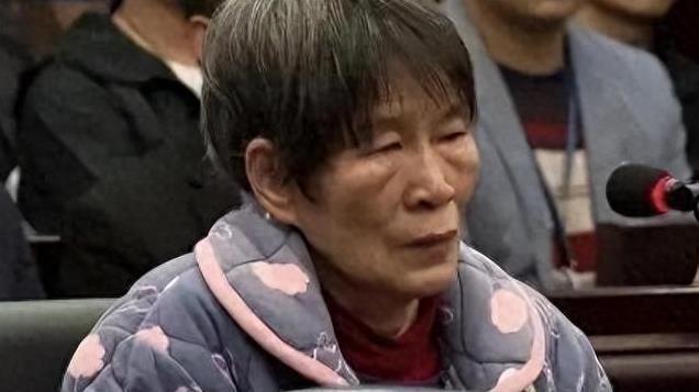 被判死刑后余华英反问杨妞花：我用开水浇你头，你还会有头发吗？