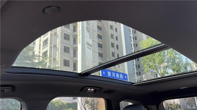 25款升级了540全景影像，开车更方便