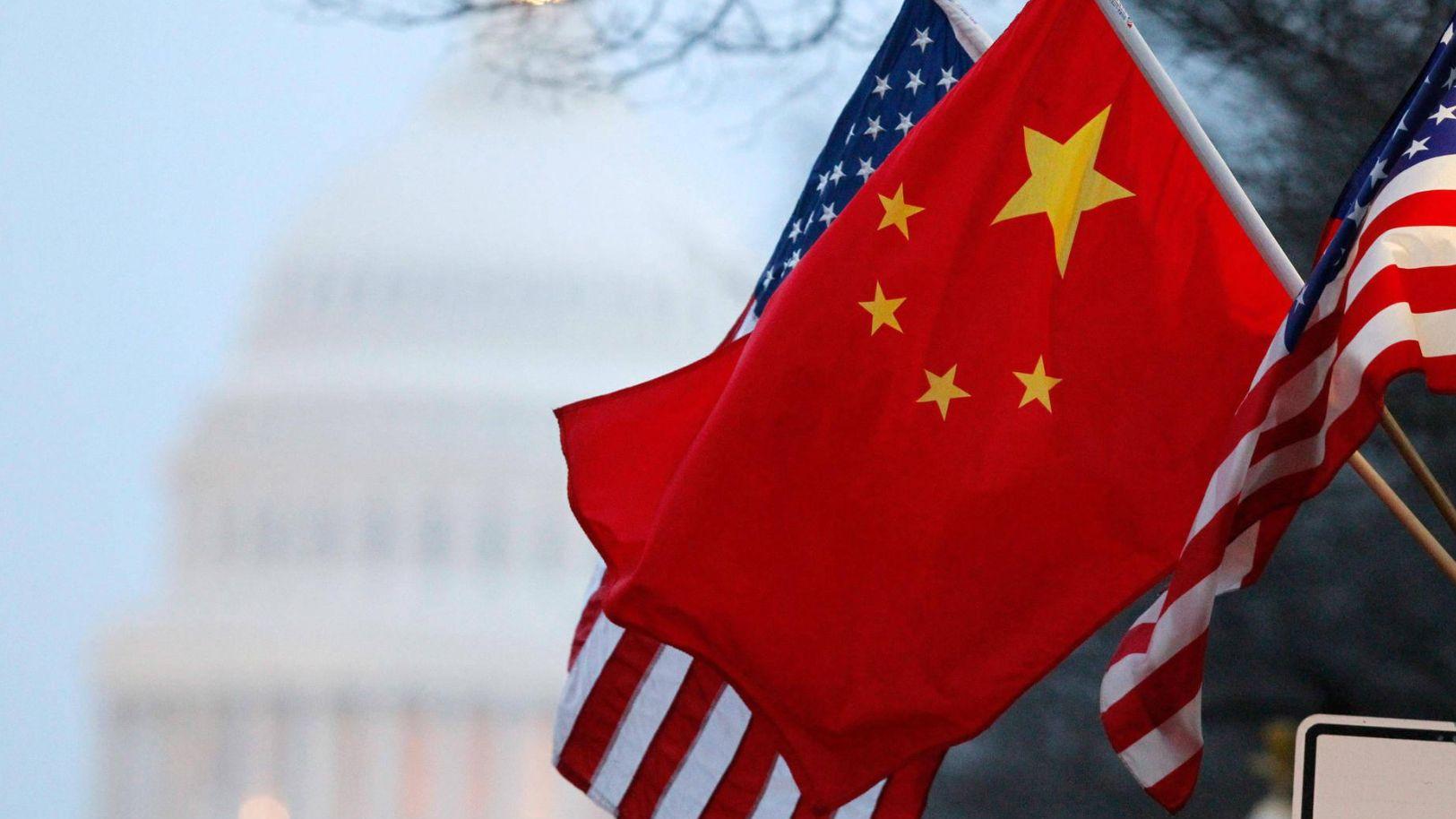 中国对美打出组合拳，一手警告一手防核演习，美国最好听进去了