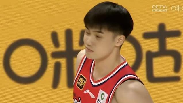【CBA】山西男篮末节发力130-104胜广州，张宁19+5+5，焦泊乔19+6