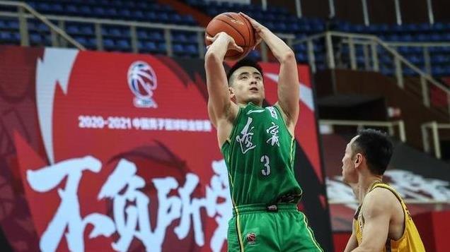 辽篮连伤三将！无限期休战，赵继伟观战李晓旭复出，大韩迎来帮手