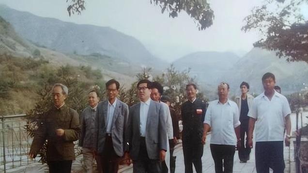 建国后潜逃级别最高的贪官，至今仍未归案，出逃方式无人知晓