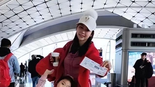 濮存昕女儿濮方：倒贴50万下嫁到东北农村，结婚10年被丈夫宠成宝