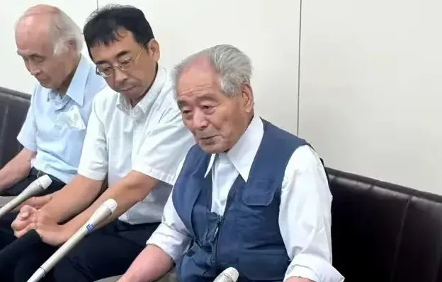 原731队员抵达哈尔滨向战争受害者道歉，自述经历和电影一模一样