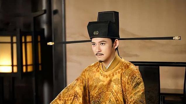 宋朝官帽上的两根长翅究竟是干嘛的？为何就连宋朝皇帝也要戴？