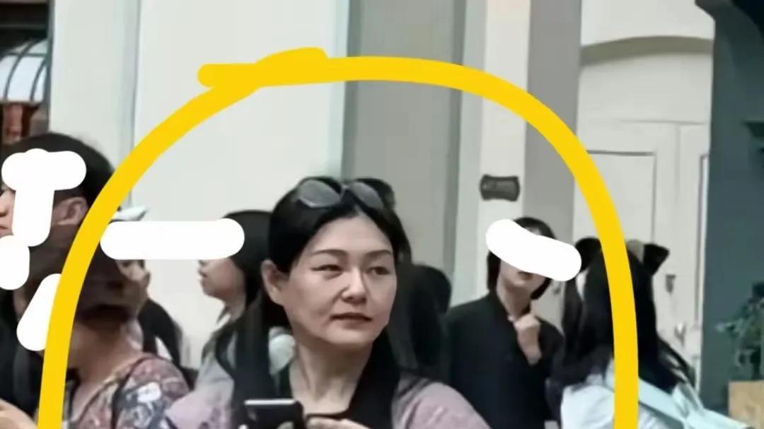 劲爆！纪晓波通缉令出，大S闺蜜男友，四子生父未婚