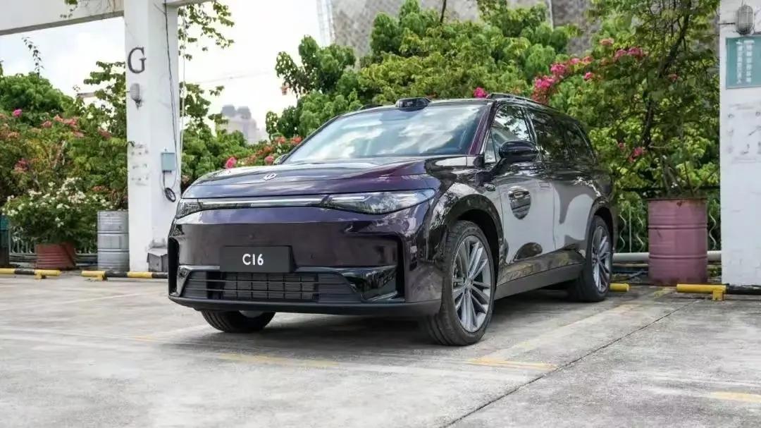 中大型SUV，六座布局，增程混动，15.58万起售不香吗？