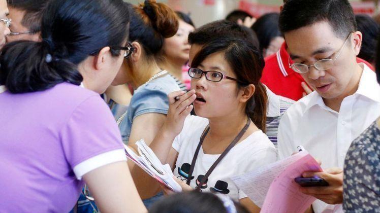 英语学习之困：中国学生为何花费长时间却仍在困境中挣扎？