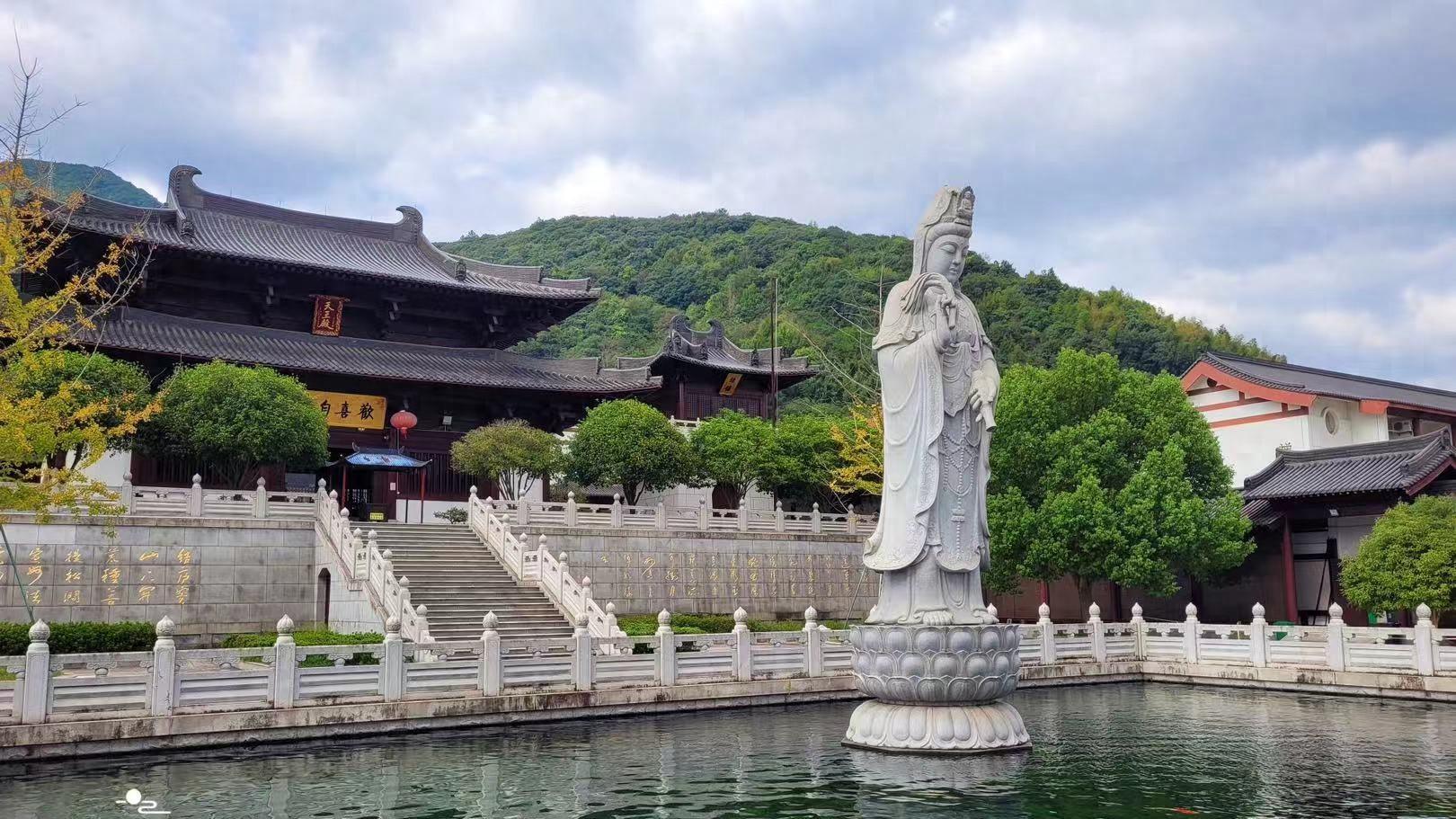 浙江宁波这座寺院很特别，女僧云集却不见男和尚，禅意浓郁风光美