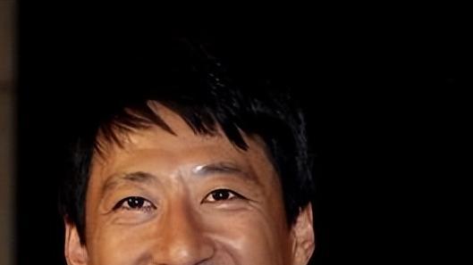 于震：“家暴”将妻子打到流产，2婚娶小13岁娇妻，变成宠妻狂魔