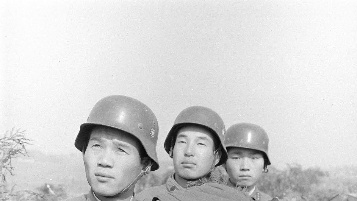 四野解放海南，登岛后神秘部队现身，两万人身着红军军装杀出