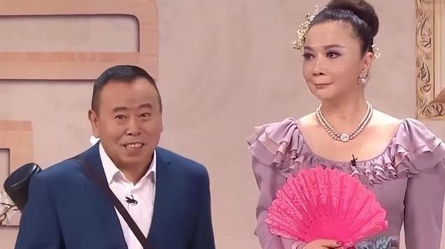“小品女王”蔡明也头疼，儿子丁丁38岁仍未结婚，让她骄傲也发愁