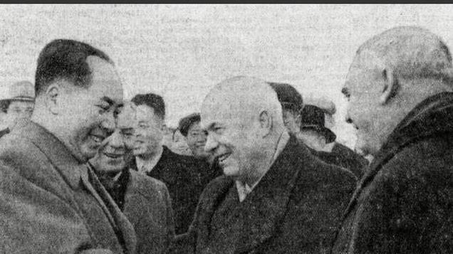 毛主席重庆谈判归来生病，有人怀疑蒋介石下毒，苏联医生揭开真相