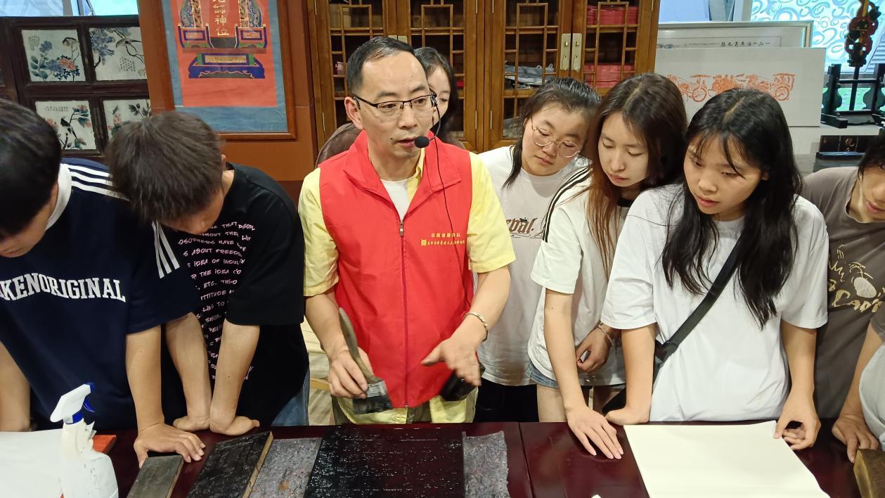 “家风润心 青出于蓝”|体验非遗技艺，传承家风文化