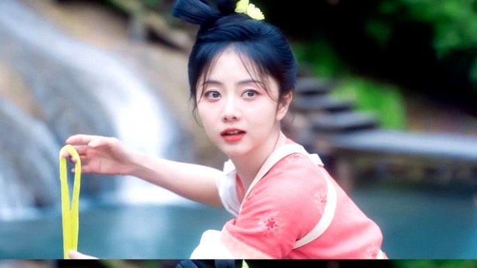 笑翻了！谭松韵被称可爱宝宝姐