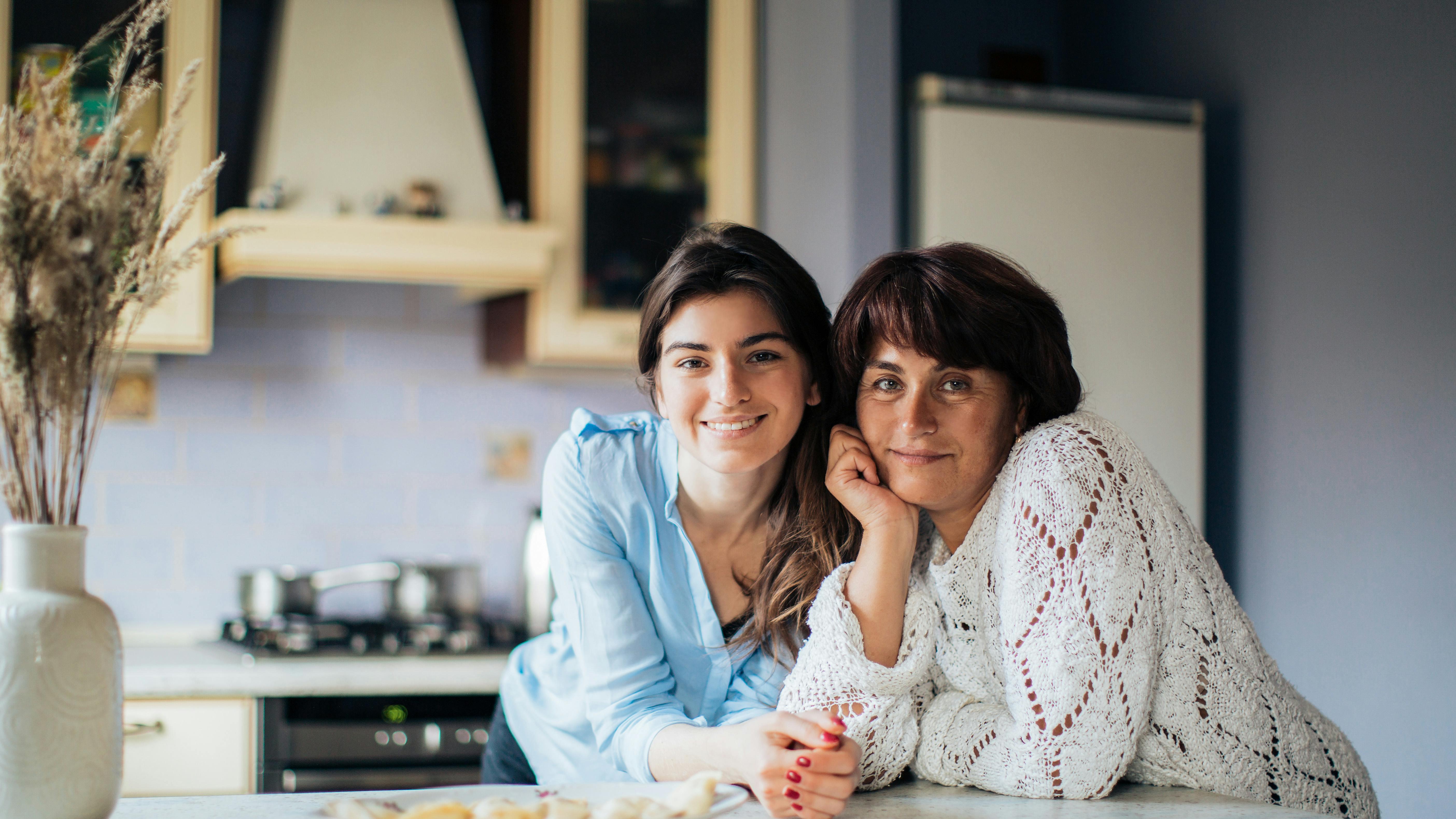 这种婆媳关系正在开始流行: 儿媳很舒坦, 婆婆却有苦说不出!