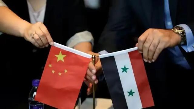 风云突变！叙利亚阿萨德失权赴俄，美媒断言中国“输”，真相几何
