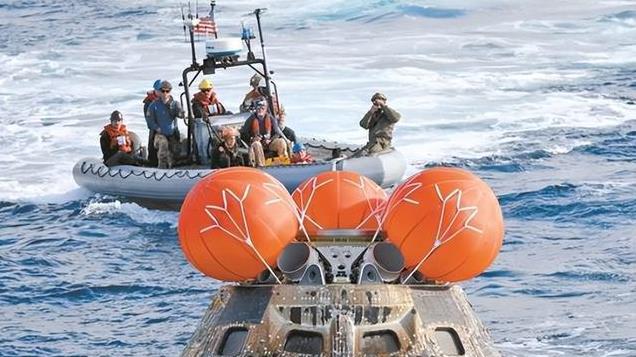神舟十八号成功着陆：仅开1个伞降落，美国飞船为什么有4个伞？